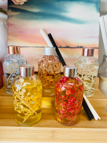 Reed Diffuser with Flower Insert