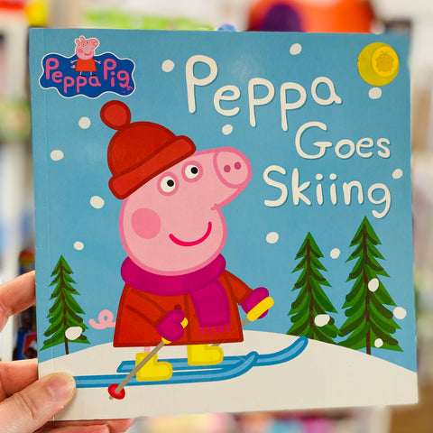 Peppa Goes Skiing - book