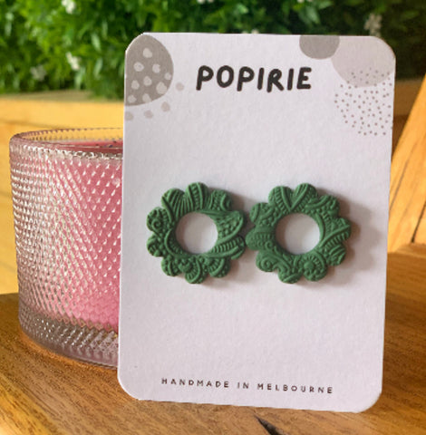 Popirie -  Stud Earrings - Embossed Green Daisy